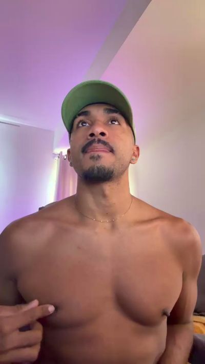 Everton2123 live cam on Cam4