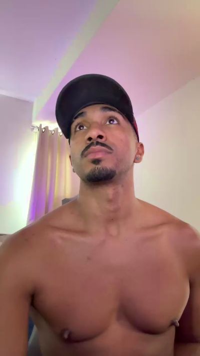 Everton2123 live cam on Cam4
