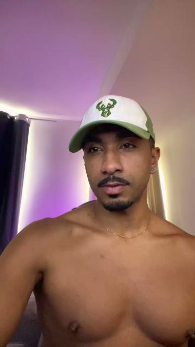Everton2123 live cam on Cam4