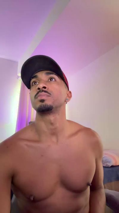 Everton2123 live cam on Cam4