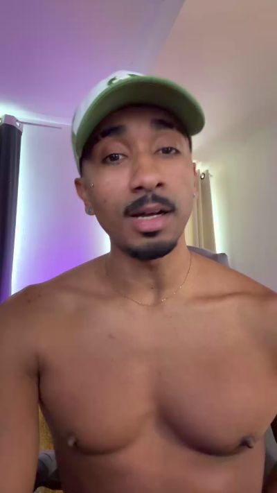 Everton2123 live cam on Cam4