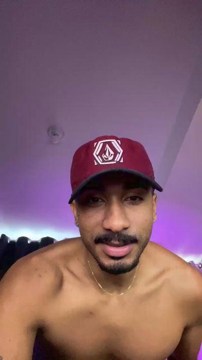 Everton2123 live cam on Cam4