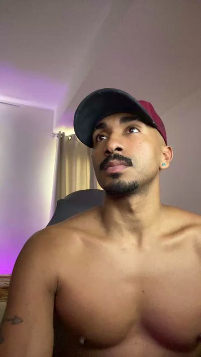 Everton2123 live cam on Cam4