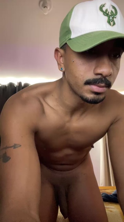 Everton2123 live cam on Cam4