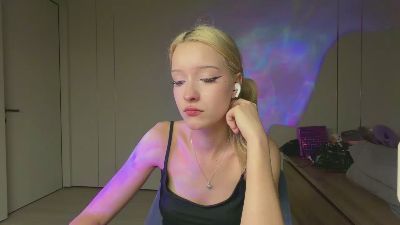 EvonTuplano live cam on Cam4