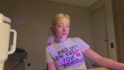 EvonTuplano live cam on Cam4