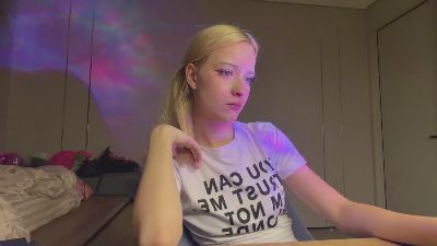 EvonTuplano live cam on Cam4