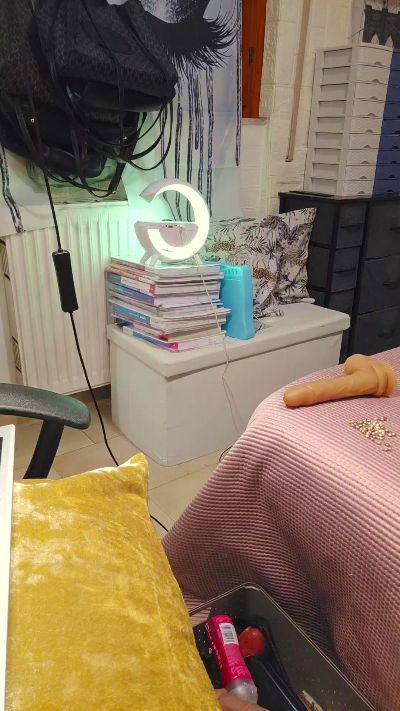 Evva_kiss live cam on Cam4