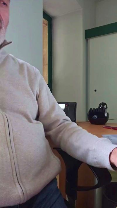 Exibbi42 live cam on Cam4