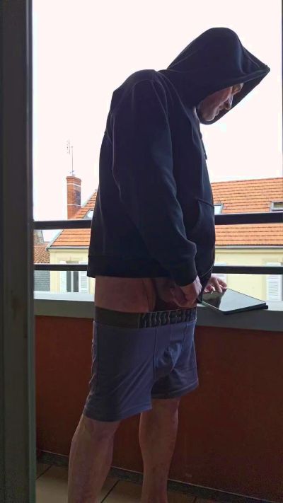Exibbi42 live cam on Cam4