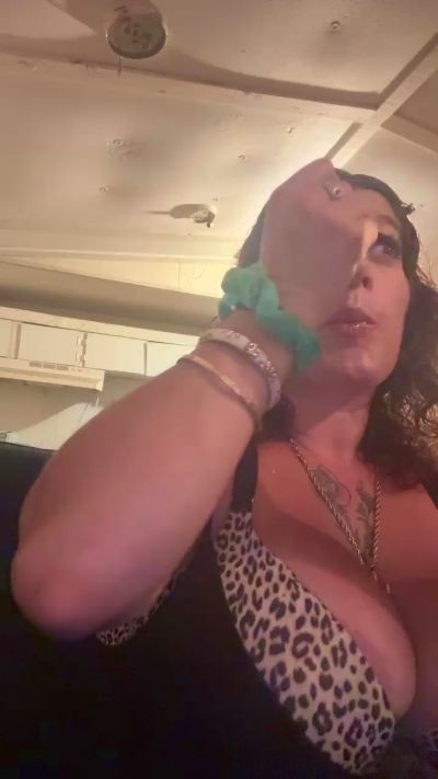 ExoticItalian69 live cam on Cam4