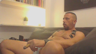 Eyewtkas_1980 live cam on Cam4