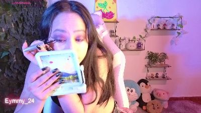 Eymmy_24 live cam on Cam4