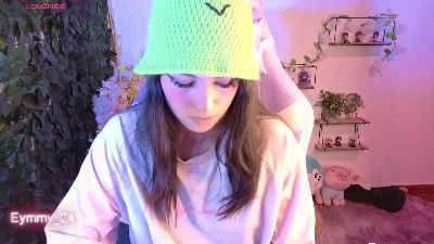 Eymmy_24 live cam on Cam4