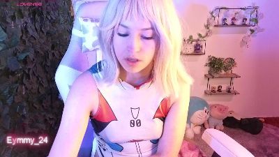 Eymmy_24 live cam on Cam4