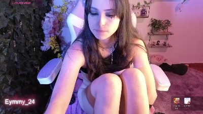 Eymmy_24 live cam on Cam4