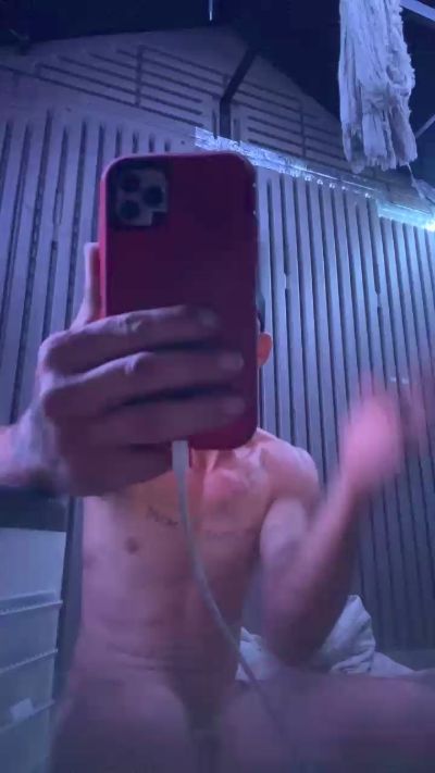 Ezdoesit420 live cam on Cam4