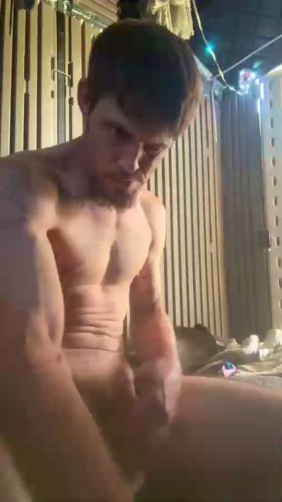 Ezdoesit420 live cam on Cam4
