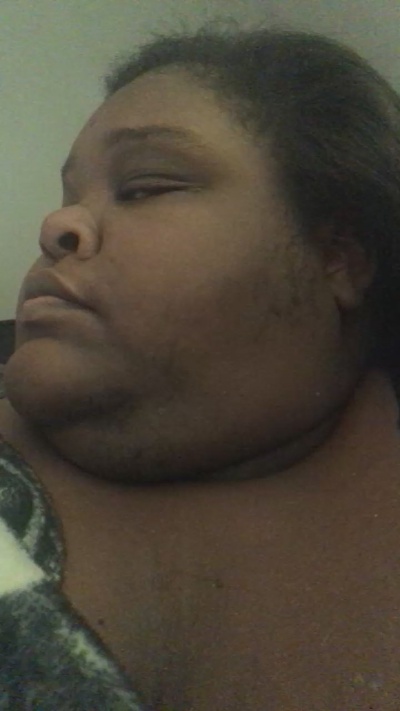 FABAREBIGGIRLS2 live cam on Cam4