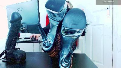 FEMDOMFEETS live cam on Cam4