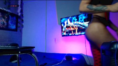 FEMSKYNNY live cam on Cam4
