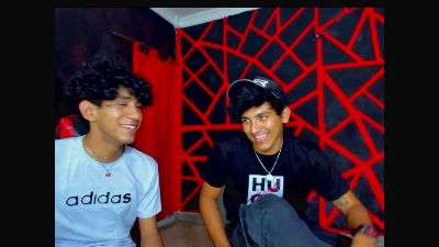 FRIENDS_LATINOS live cam on Cam4