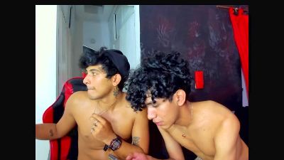FRIENDS_LATINOS live cam on Cam4