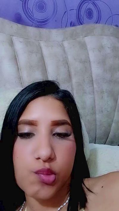 Fabiolasky live cam on Cam4