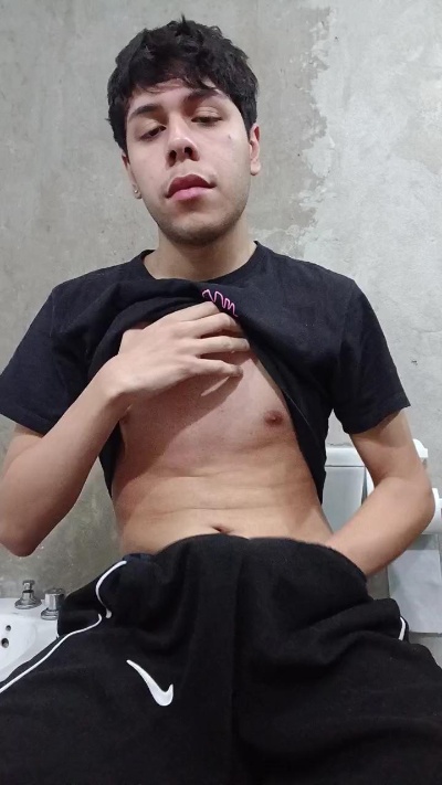 Facuchoomcm live cam on Cam4