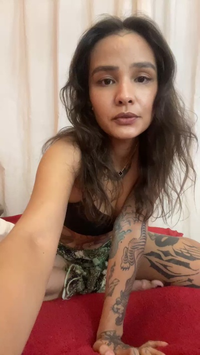Fadadoyoga live cam on Cam4