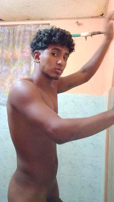 Fagua_pig live cam on Cam4