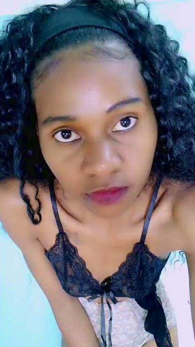 FaizaG live cam on Cam4