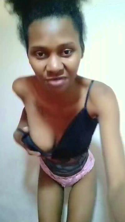 FaizaG live cam on Cam4