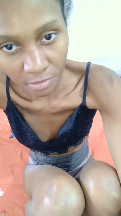 FaizaG live cam on Cam4