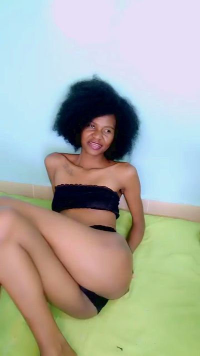 FaizaG live cam on Cam4