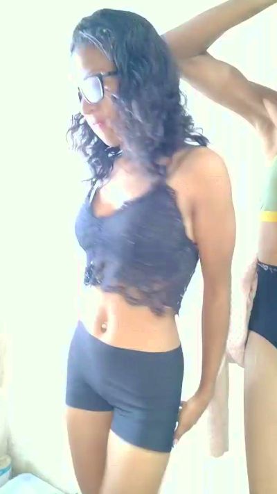 FaizaG live cam on Cam4