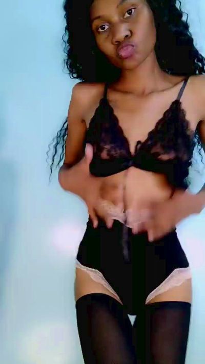FaizaG live cam on Cam4
