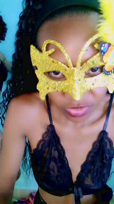 FaizaG live cam on Cam4