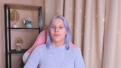 FallonLama live female webcam from France