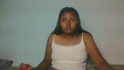 le modèle Fanyh_sexy est en webcam porno dans un show sur le site cam4, il possède les tags suivants: 