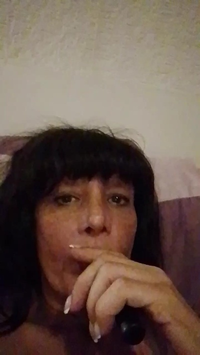 Farfallina73520 live cam on Cam4