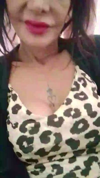 Farfallina73520 live cam on Cam4