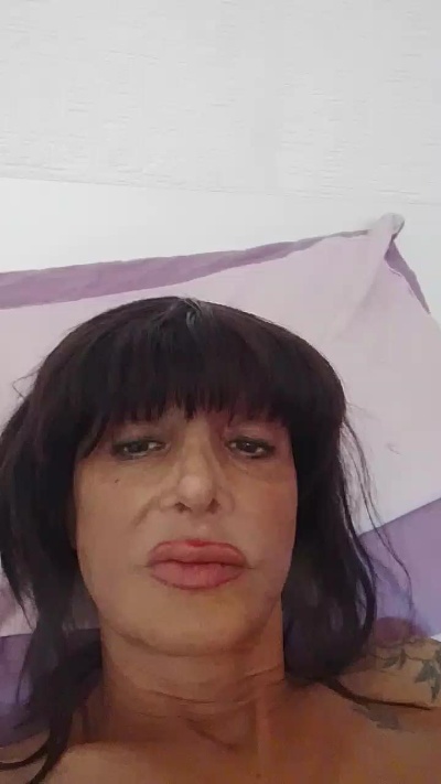 Farfallina73520 live cam on Cam4
