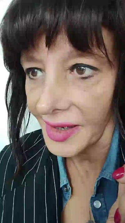 Farfallina73520 live cam on Cam4