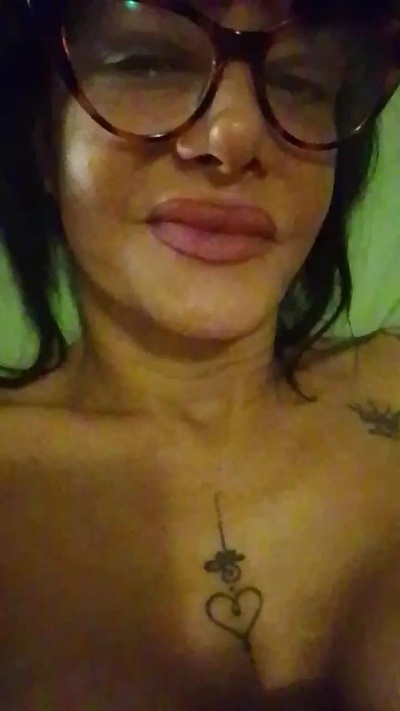 Farfallina73520 live cam on Cam4
