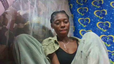 Faustina06 live cam on Cam4