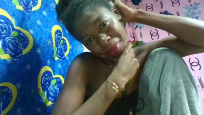 Faustina06 live cam on Cam4