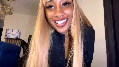 FayHermenau live female webcam from United States