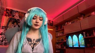 FayeMeierhofer live cam on Cam4