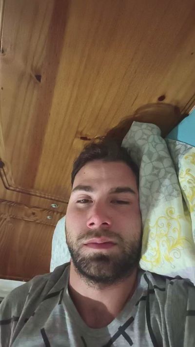 Fedetrs live cam on Cam4